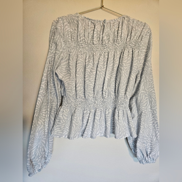 Universal Thread Light Blue Patterned Blouse - Picture 4 of 5